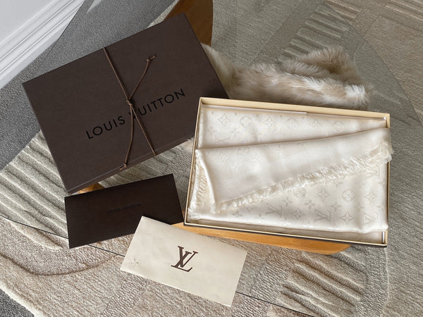 Louis Vuitton Blanc Silk/Wool Monogram Classic Shawl | BNIB