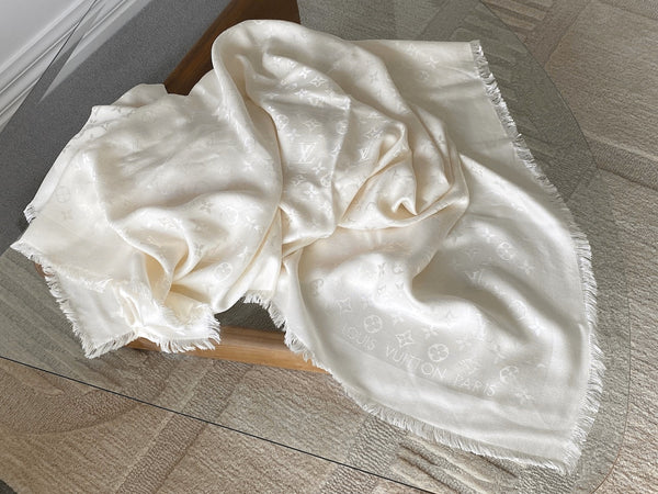 Louis Vuitton Blanc Silk/Wool Monogram Classic Shawl | BNIB