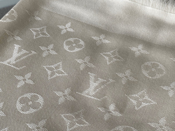 Louis Vuitton Blanc Silk/Wool Monogram Classic Shawl | BNIB