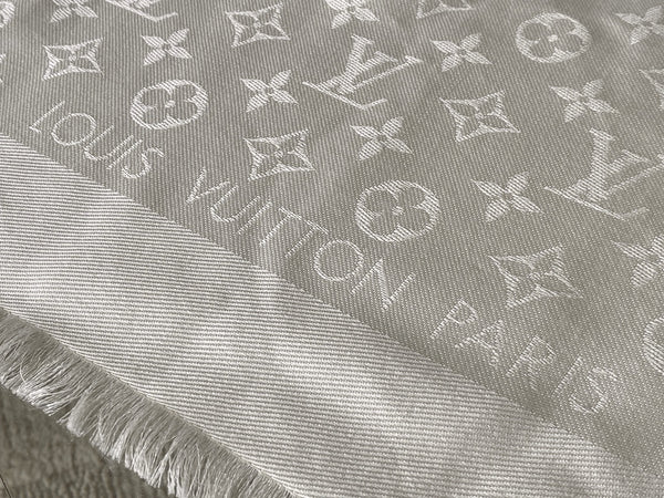 Louis Vuitton Blanc Silk/Wool Monogram Classic Shawl | BNIB