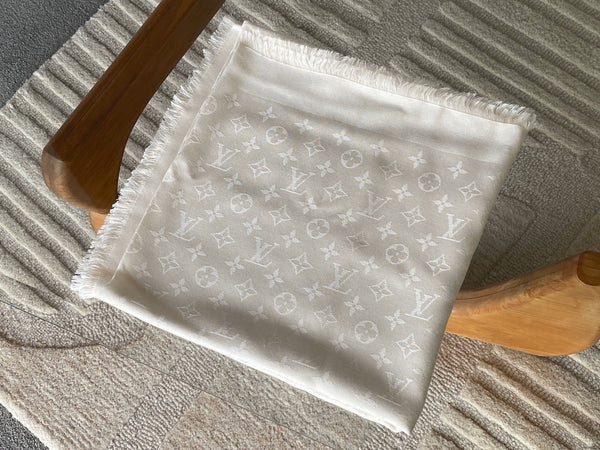 Louis Vuitton Blanc Silk/Wool Monogram Classic Shawl | BNIB