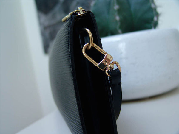 Louis Vuitton Epi Leather Pochette Accessoires in Kouril Black