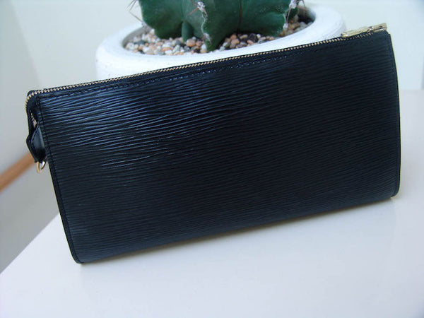 Louis Vuitton Epi Leather Pochette Accessoires in Kouril Black