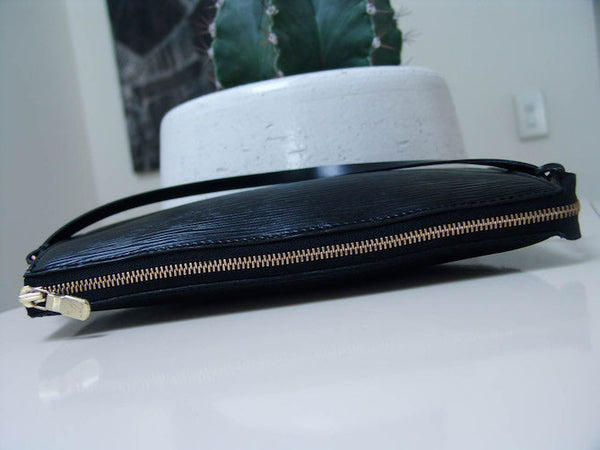 Louis Vuitton Epi Leather Pochette Accessoires in Kouril Black