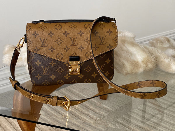 Louis Vuitton Monogram Reverse Pochette Métis