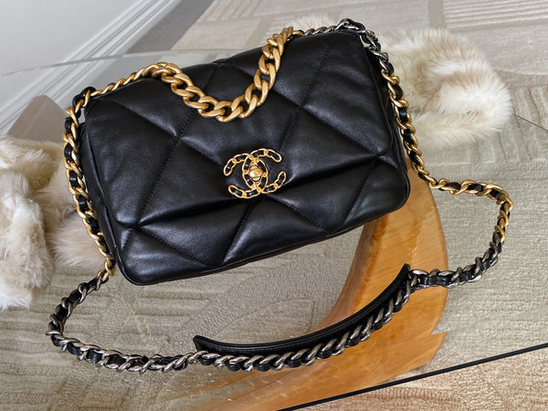 Chanel Black Shiny Lambskin Medium 19 Handbag