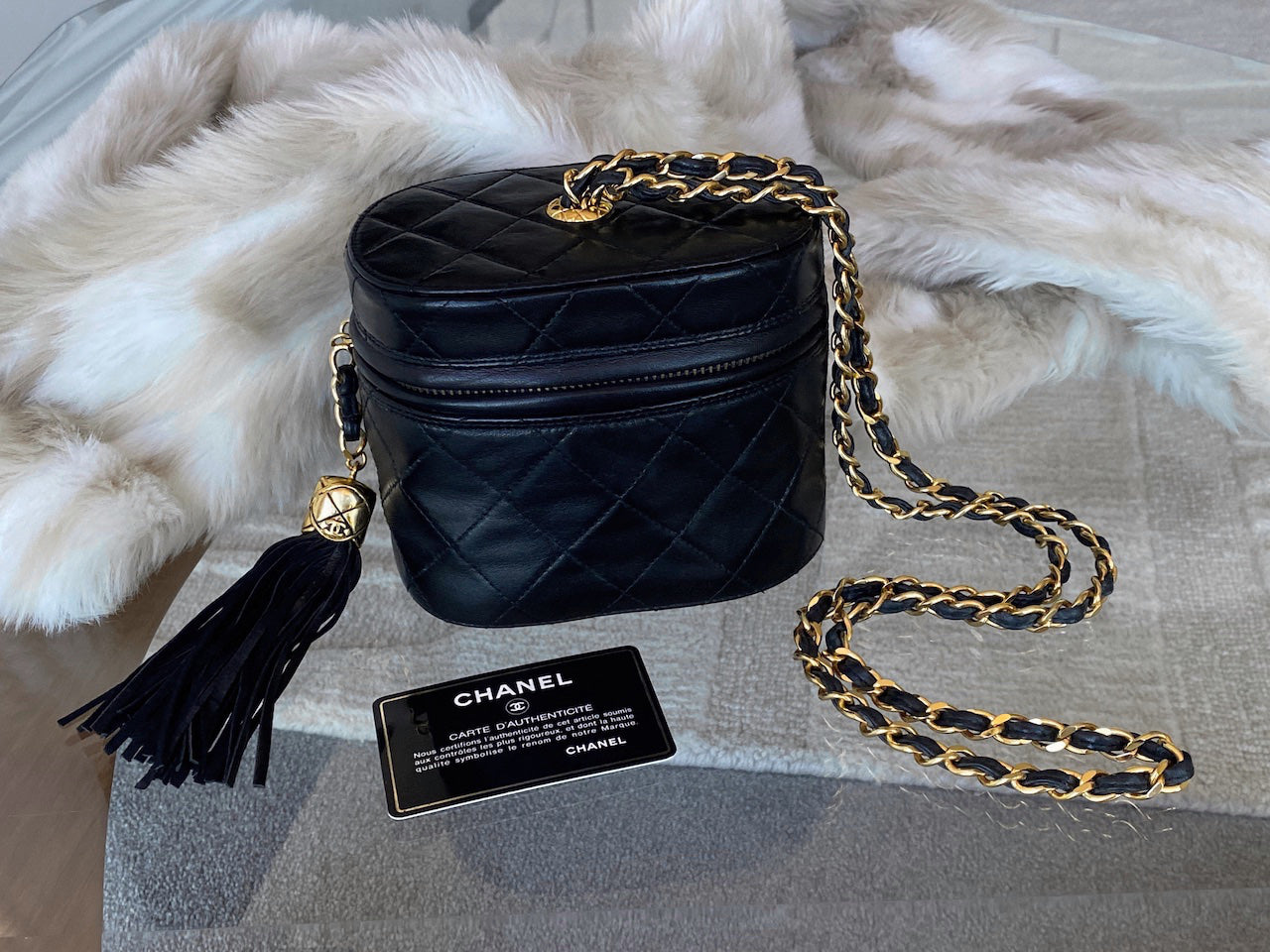 CHANEL ★ Mini Lambskin Golden Plate Vanity Black Chanel Mini Vanity Top Handle Case Black Lambskin Brushed