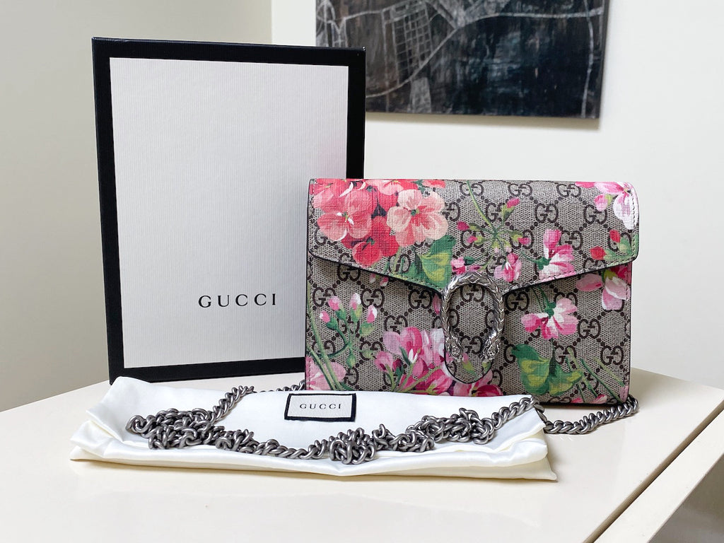 Gucci L.E. Blooms Dionysus GG Supreme Chain Wallet