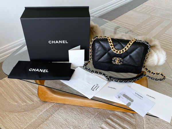 Chanel Black Shiny Lambskin Medium 19 Handbag