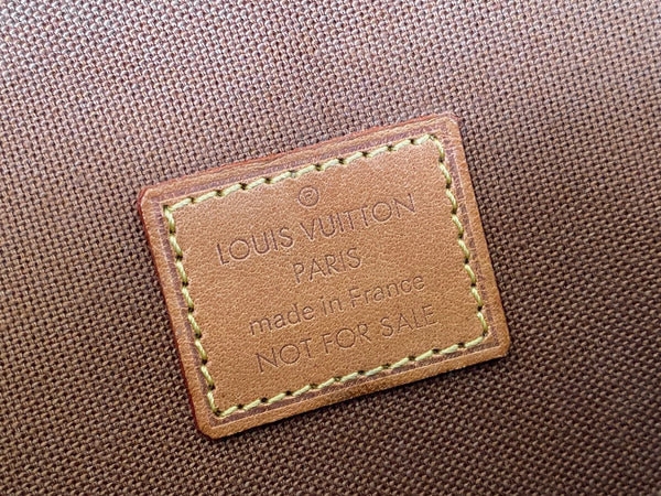Louis Vuitton Monogram Pochette Florentine LE Staff Edition