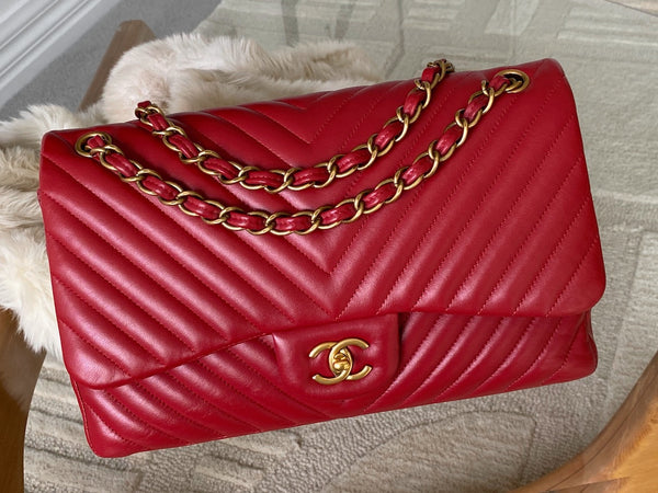 Chanel Red Chevron Lambskin Jumbo Ventes Privées Classic Double Flap AGHW