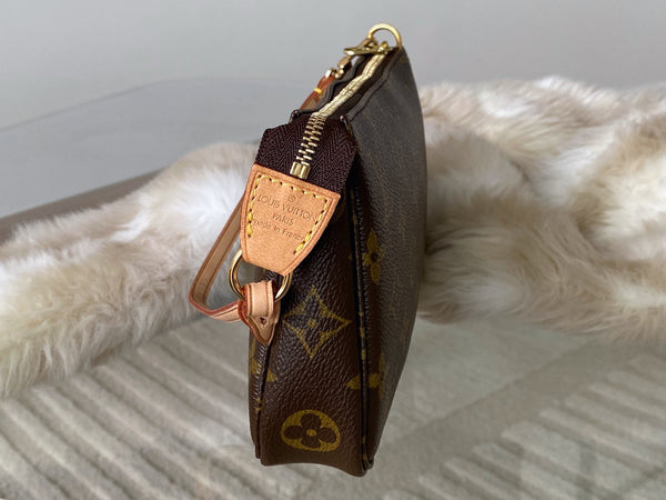 Louis Vuitton Monogram Pochette Accessoires