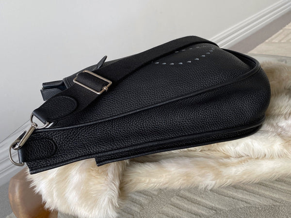 Hermès Noir Veau Taurillon Clémence Evelyne III GM