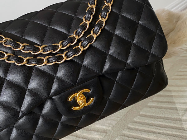 Chanel Black Lambskin Jumbo Classic Double Flap GHW