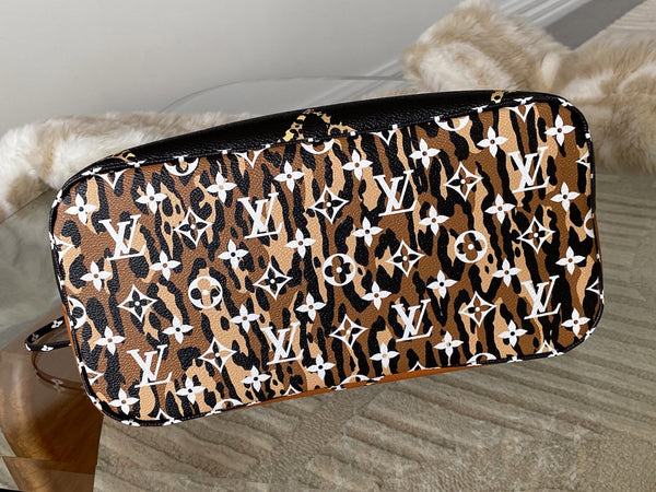 Louis Vuitton LE Monogram Giant Black Jungle Neverfull MM