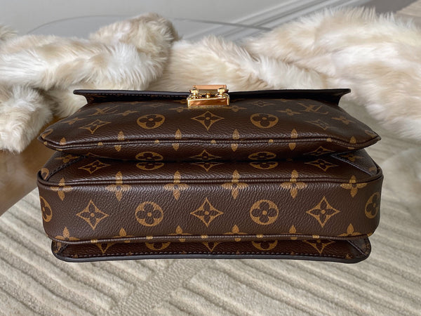LOUIS VUITTON Bag | Monogram Pochette Métis