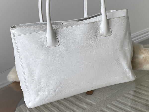 Chanel Pearl White Grained Calfskin Large Cerf Tote