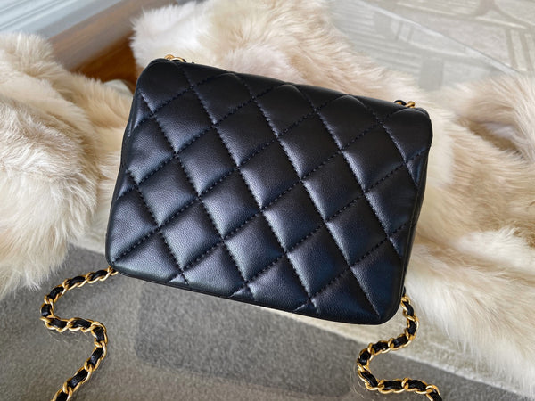 Chanel 2021 Black Lambskin Mini Crystal CC Flap Bag MGHW