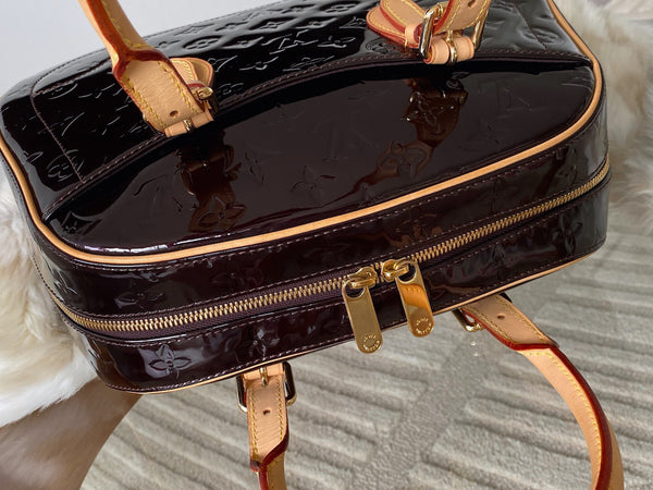 Louis Vuitton Amarante Vernis Summit Drive