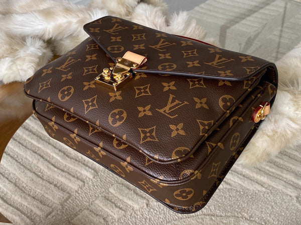 LOUIS VUITTON Bag | Monogram Pochette Métis
