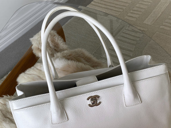 Chanel Pearl White Grained Calfskin Large Cerf Tote