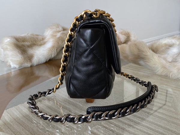 Chanel Black Shiny Lambskin Medium 19 Handbag