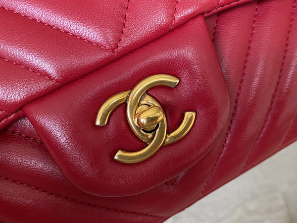 Chanel Red Chevron Lambskin Jumbo Ventes Privées Classic Double Flap AGHW