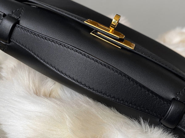 Hermès Noir Swift Kelly Pochette GHW