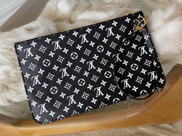 Louis Vuitton LE Monogram Giant Black Jungle Neverfull MM