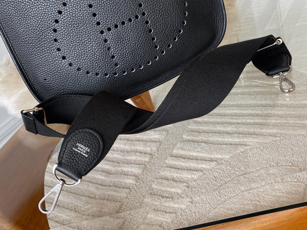 Hermès Noir Veau Taurillon Clémence Evelyne III GM