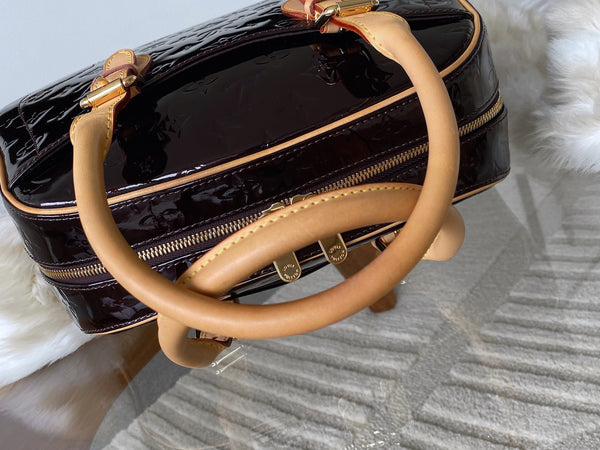 Louis Vuitton Amarante Vernis Summit Drive