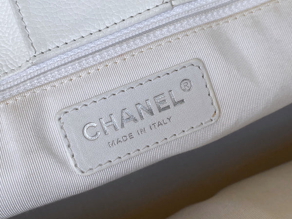 Chanel Pearl White Grained Calfskin Large Cerf Tote