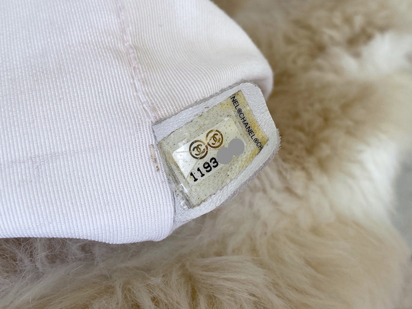 Chanel Pearl White Grained Calfskin Large Cerf Tote