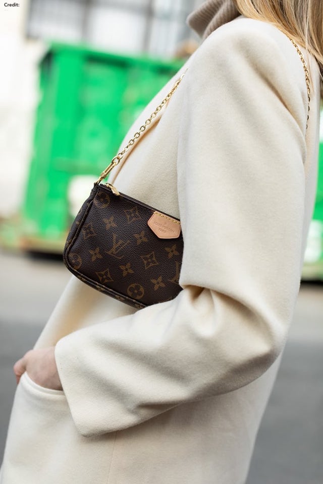 Louis Vuitton Mini Pochette Accessoires / Different Ways To Wear