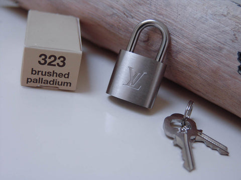 Louis Vuitton hotsell Lock and Key#323