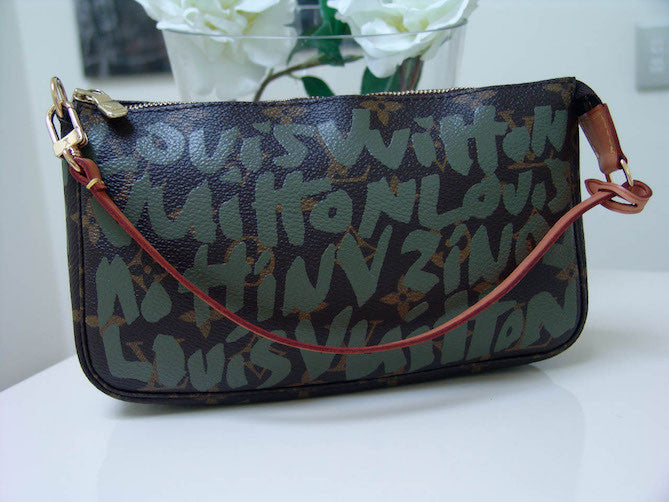 Louis Vuitton LE Monogram Graffiti Khaki Pochette Accessoires – My Haute