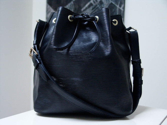 louis vuitton petit noe small model shopping bag in kouril black epi leather