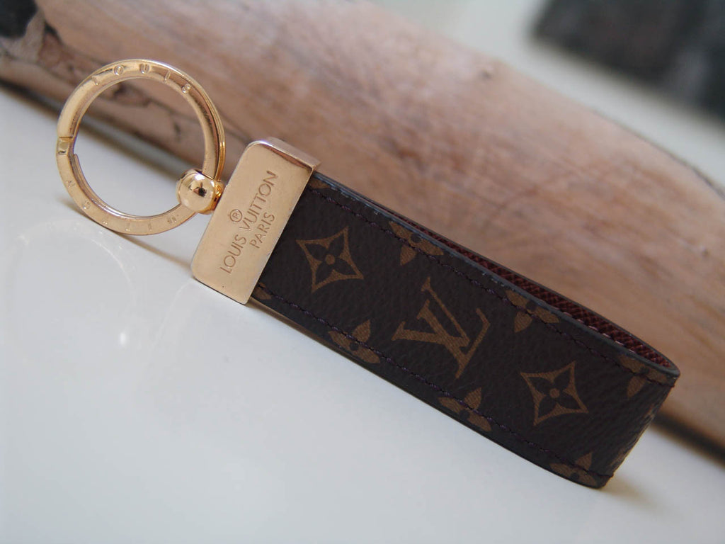 Louis Vuitton Key Holder Dragonne Monogram Brown
