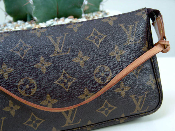 Louis Vuitton Monogram Accessoires Pochette