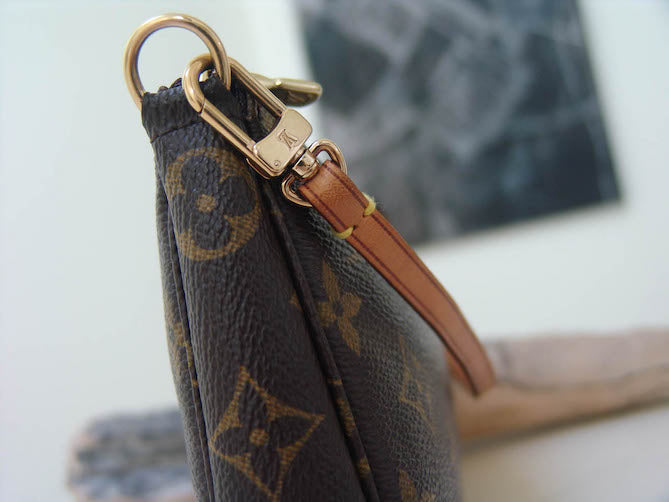 Louis vuitton pochette 2025 accessoires nm monogram