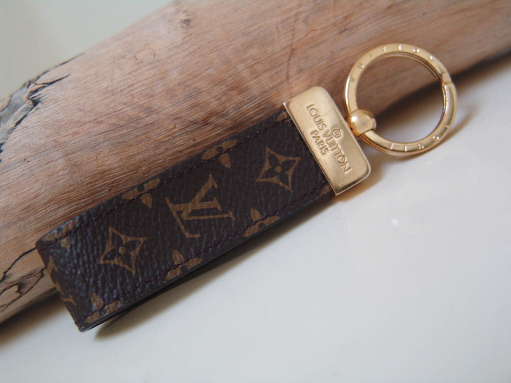 Louis Vuitton Goldtone Metal and Black Leather Very Key Holder and