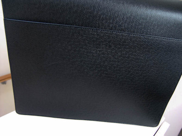 Louis Vuitton Taïga Serviette Tobol 3 Soufflets Gris Ardoise