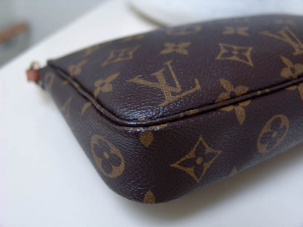 Louis Vuitton Monogram Accessoires Pochette