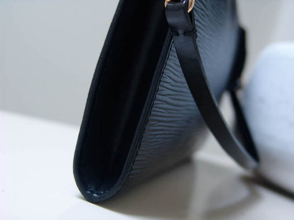 Louis Vuitton Epi Kouril Black Pochette Accessoires